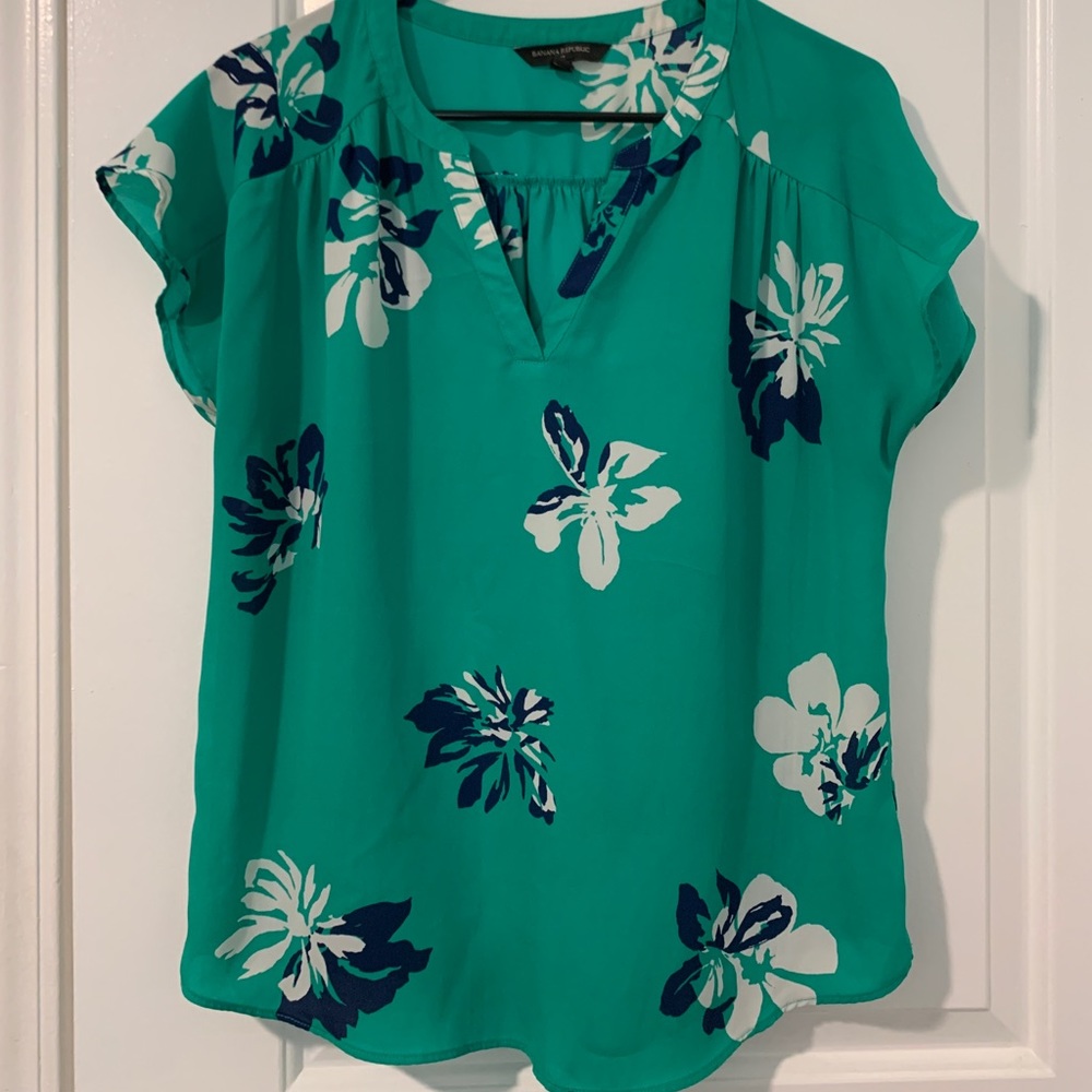 Banana Republic V Neck Blouse